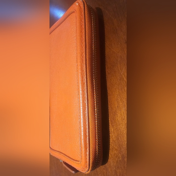 Tory Burch Zip around wallet Enamel Medallion Logo Orange Pebbled leather EUC - Picture 11 of 16